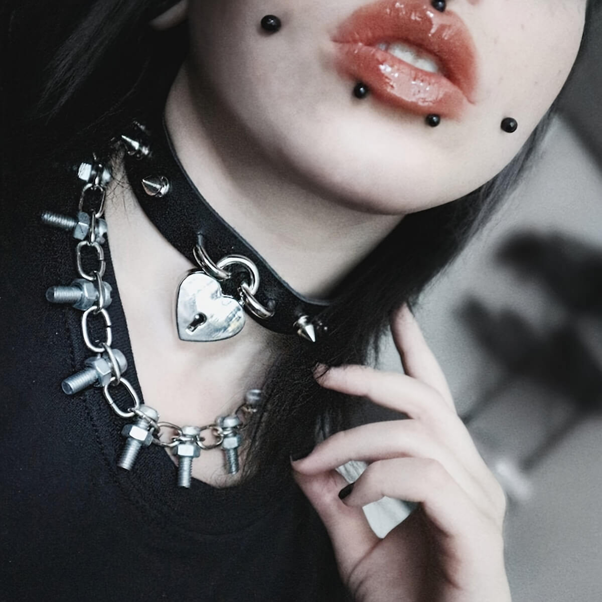 Punk Rivet Heart Lock Collar